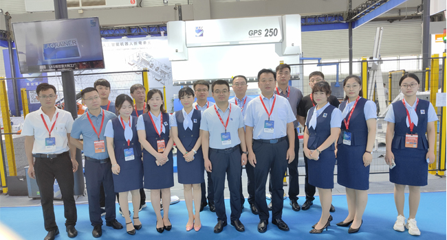 2021第24屆青島國際機床展覽會：LAG葛世?國際機械手折彎單元成為現場矚目的焦點！